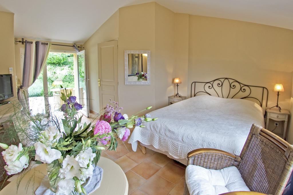 La Colline De Vence Bed & Breakfast Room photo